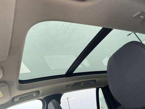 Used 2025 Volvo XC90 B6 Plus image 17