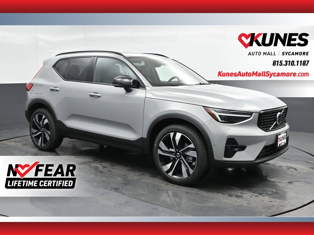 Used 2025 Volvo XC40 B5 Ultra w/ Climate Package AWD/4WD image 1