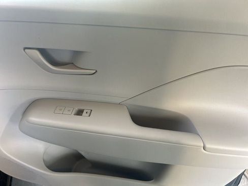 New 2026 Hyundai Kona SE image 31