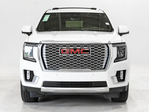 Used 2023 GMC Yukon XL Denali w/ Advanced Technology Package AWD/4WD image 5