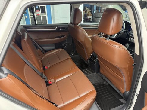 Used 2017 Subaru Outback 2.5i Touring w/ Popular Package #5A image 18