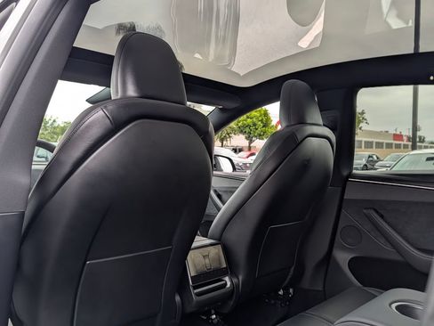 Used 2026 Tesla Model Y 2WD image 14