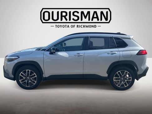 Used 2026 Toyota Corolla Cross XLE w/ Convenience Package image 9