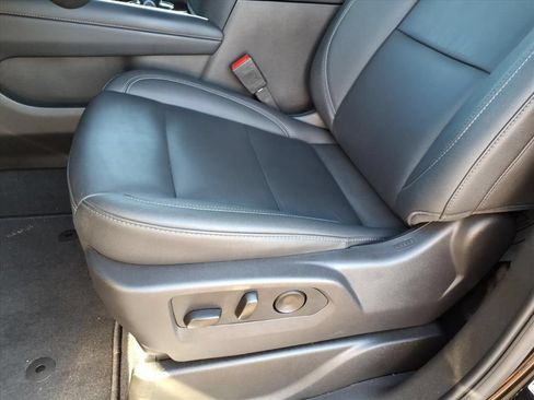 Used 2025 Chevrolet Tahoe Z71 w/ Comfort Package AWD/4WD image 4