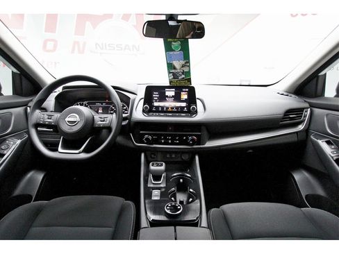 Used 2024 Nissan Rogue S image 7