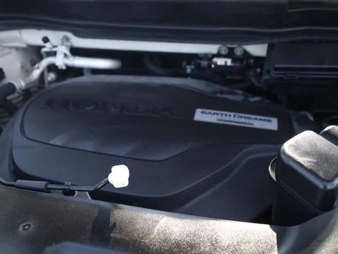 Used 2018 Honda Pilot Touring image 32