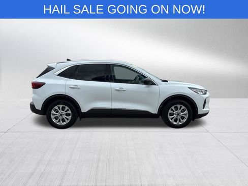 Used 2023 Ford Escape Active w/ Cold Weather Package FWD image 1