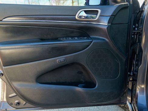 Used 2014 Jeep Grand Cherokee Limited w/ Luxury Group II image 15