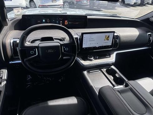 Used 2025 Ford Expedition Tremor image 7