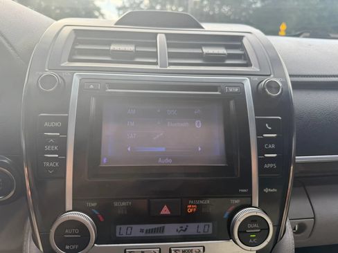 Used 2012 Toyota Camry XLE FWD image 28
