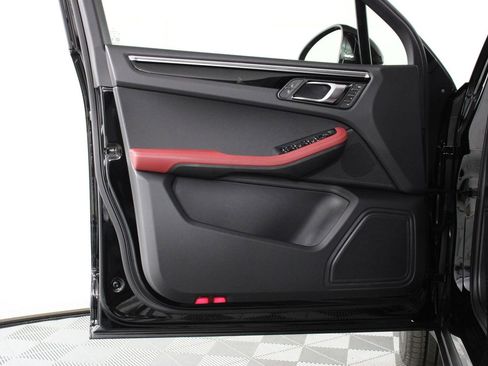 New 2026 Porsche Macan image 21