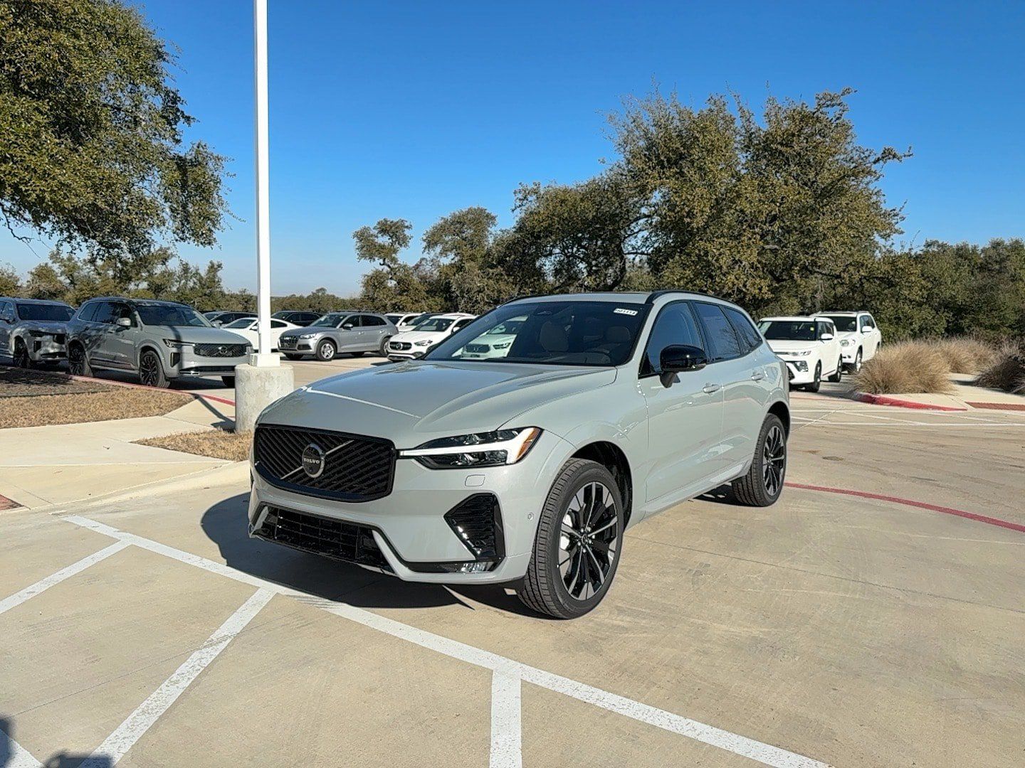 New 2026 Volvo XC60 B5 Plus w/ Protection Package Premier AWD/4WD image 2
