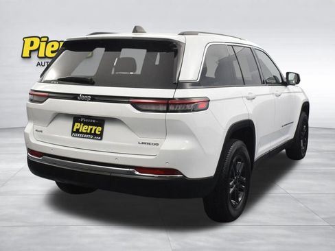 Used 2023 Jeep Grand Cherokee Laredo AWD/4WD image 7