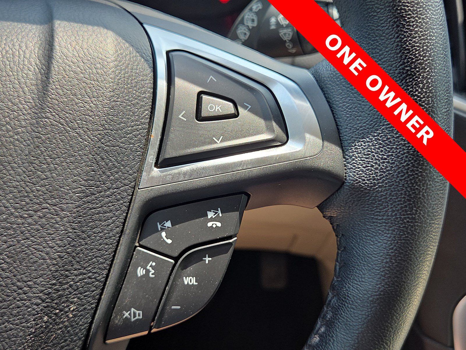 Used 2023 Ford Edge Titanium w/ Cargo Accessory Package AWD/4WD image 22