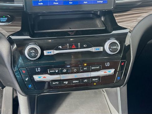 Used 2021 Ford Explorer Limited w/ Class III Trailer Tow Package AWD/4WD image 16