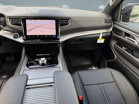 New 2026 Jeep Grand Wagoneer 4WD image 30