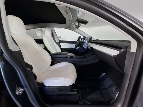 Used 2022 Tesla Model Y Performance image 28