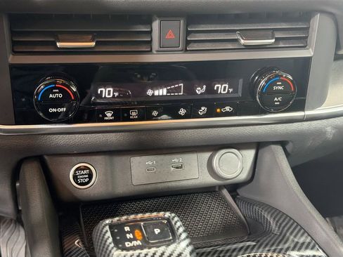 Used 2023 Nissan Rogue SV AWD/4WD image 17