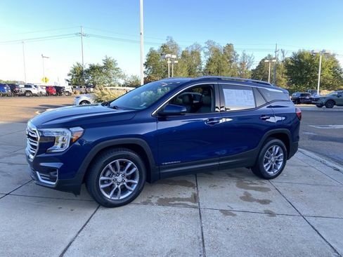 Used 2022 GMC Terrain SLT w/ LPO, Floor Liner Package image 5