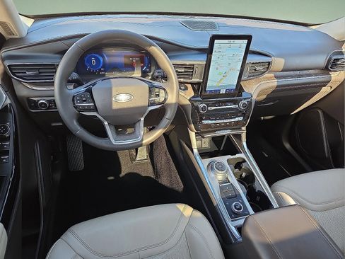 Used 2021 Ford Explorer Platinum w/ Equipment Group 601A image 12