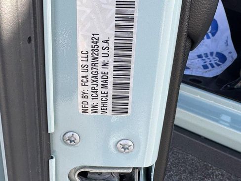 Used 2024 Jeep Wrangler Sport S image 23