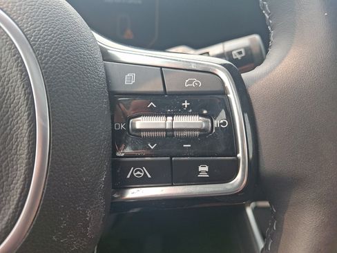 Used 2025 Kia Carnival SX Prestige FWD image 24