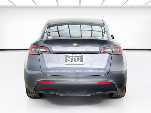 Used 2023 Tesla Model Y 2WD image 5