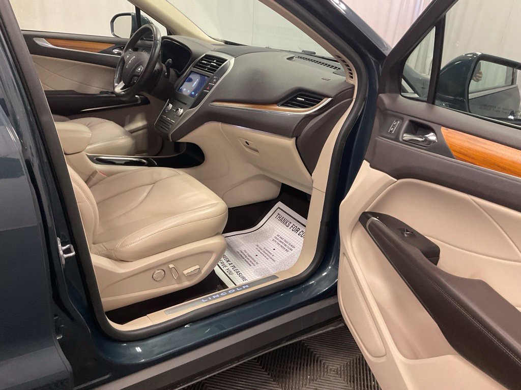 Used 2019 Lincoln MKC Select w/ Select Plus Package AWD/4WD image 31
