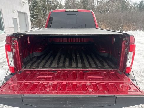 Used 2019 Ford F250 Lariat w/ Chrome Package image 5