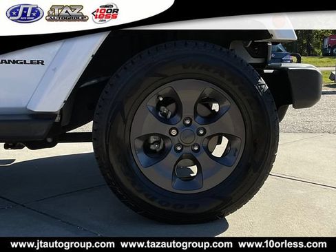 Used 2017 Jeep Wrangler Sport AWD/4WD image 9