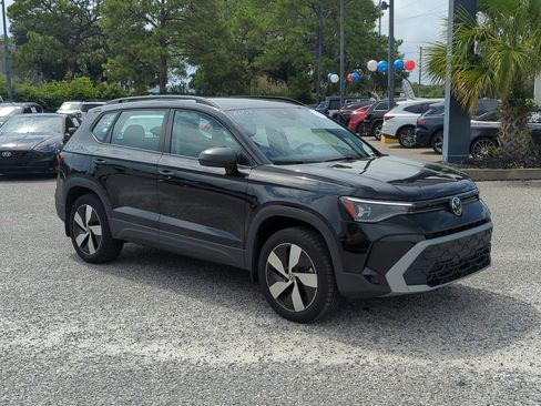 Used 2025 Volkswagen Taos S AWD/4WD image 9