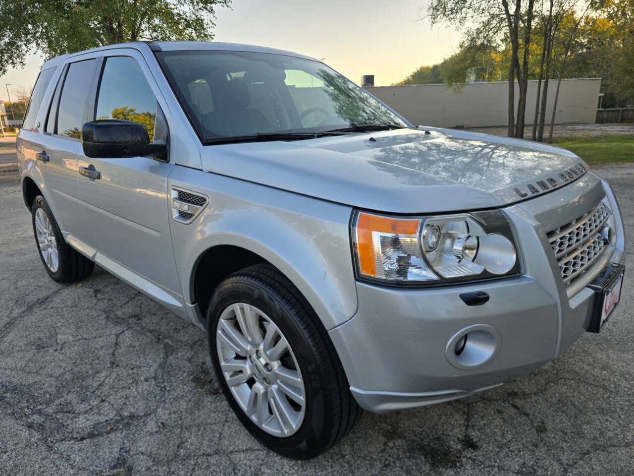 Used 2010 Land Rover LR2 HSE AWD/4WD image 3