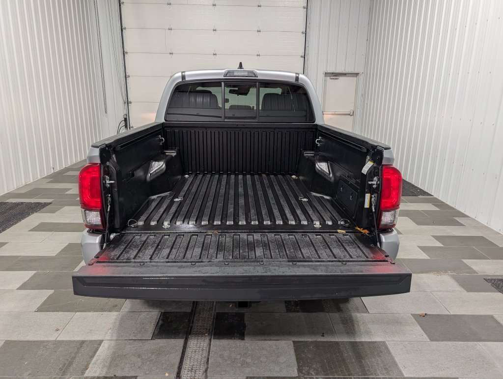 Used 2023 Toyota Tacoma SR AWD/4WD image 23