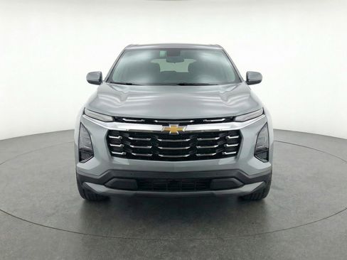 Used 2025 Chevrolet Equinox LT image 2