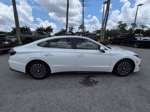 Used 2021 Hyundai Sonata Limited FWD image 4