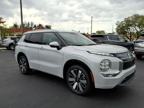 New 2026 Mitsubishi Outlander SEL FWD image 11