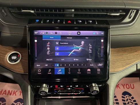 Used 2022 Jeep Grand Cherokee Summit w/ Luxury Tech Group V AWD/4WD image 38