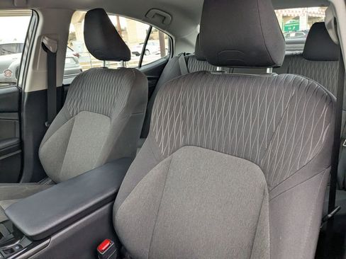 Used 2025 Toyota Camry SE image 16