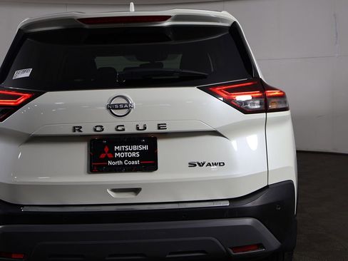 Used 2023 Nissan Rogue SV w/ SV Premium B Package image 16