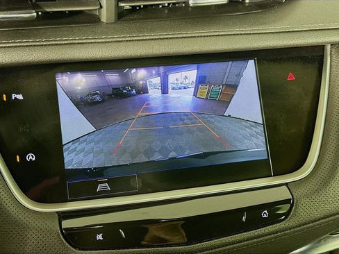 Used 2023 Cadillac XT5 Premium Luxury image 18
