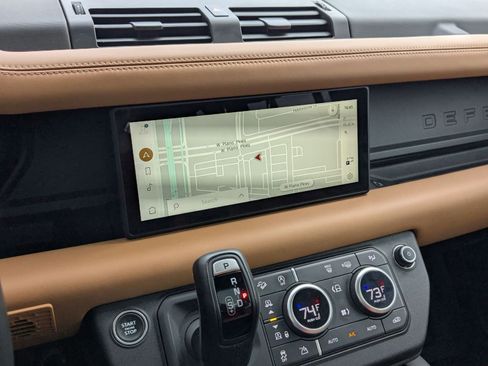 Used 2024 Land Rover Defender 110 X-Dynamic SE image 17