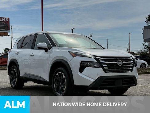 Used 2025 Nissan Rogue SV image 4