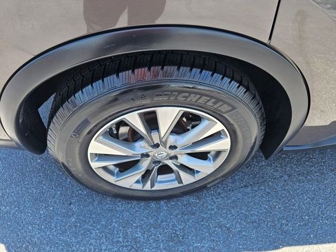Used 2018 Nissan Murano SV FWD image 9