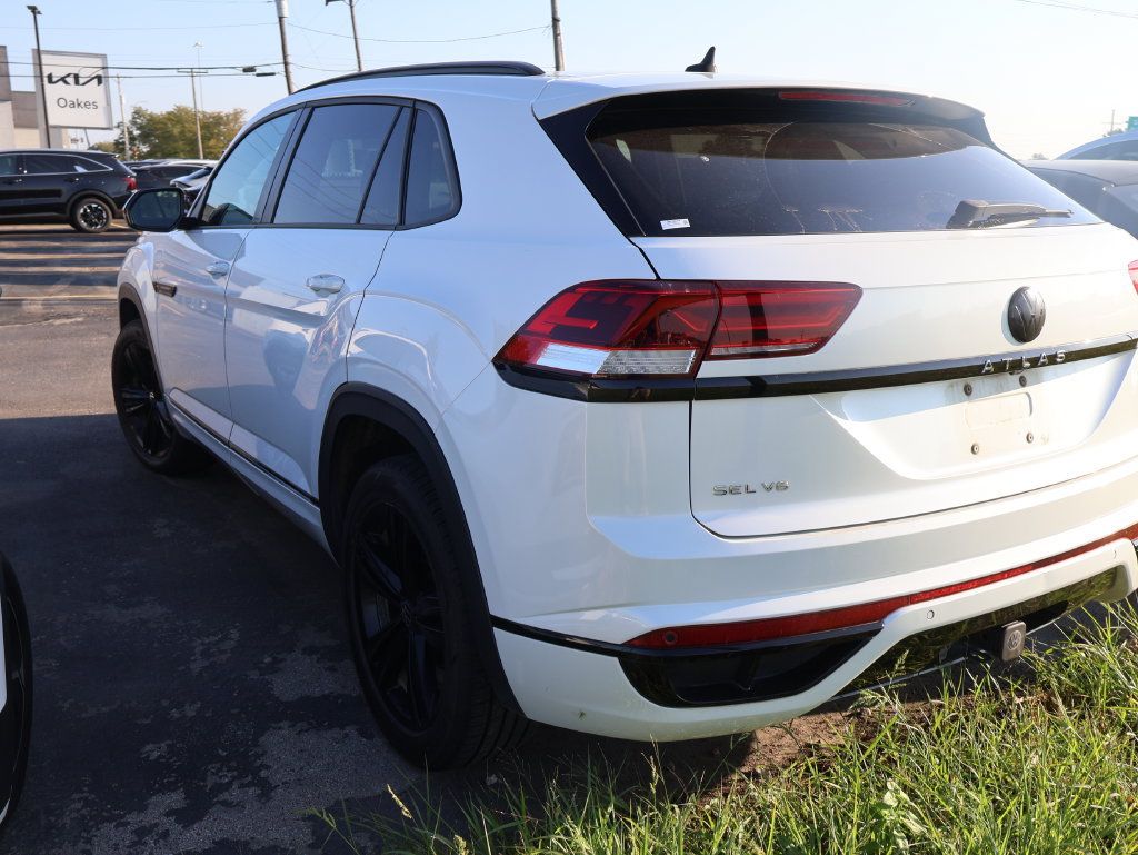 Used 2023 Volkswagen Atlas Cross Sport SEL R-Line AWD/4WD image 18
