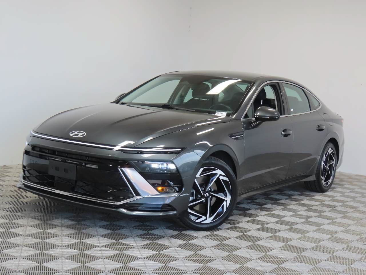 Used 2026 Hyundai Sonata SEL FWD image 1
