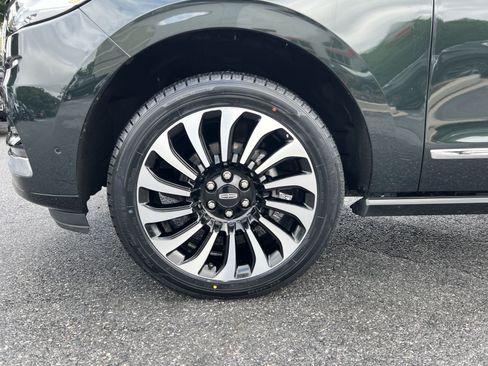 Used 2024 Lincoln Navigator L Black Label AWD/4WD image 12