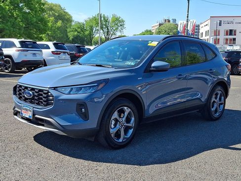Used 2025 Ford Escape ST-Line Select AWD/4WD image 3