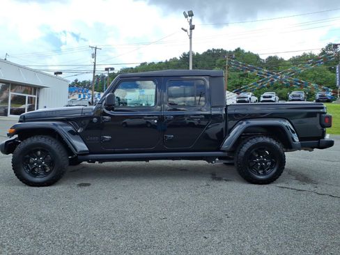 Used 2022 Jeep Gladiator Sport AWD/4WD image 4