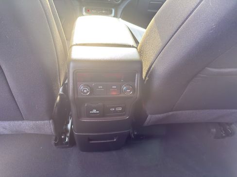 Used 2023 GMC Acadia SLE w/ Driver Convenience Package image 30