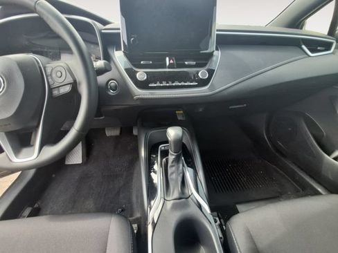 Used 2025 Toyota Corolla SE w/ SE Package FWD image 11